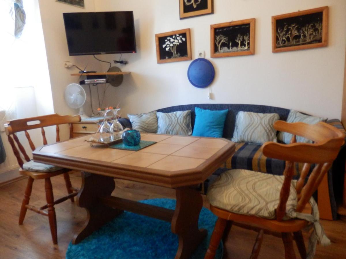 Guesthouse Ilona Velky Kamenec ภายนอก รูปภาพ