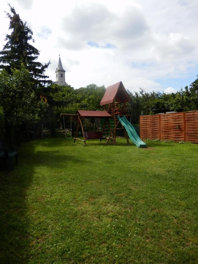 Guesthouse Ilona Velky Kamenec ภายนอก รูปภาพ