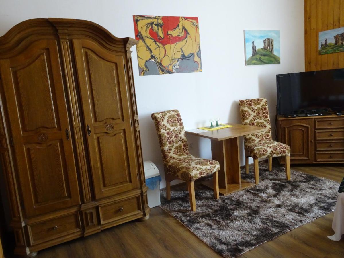 Guesthouse Ilona Velky Kamenec ภายนอก รูปภาพ