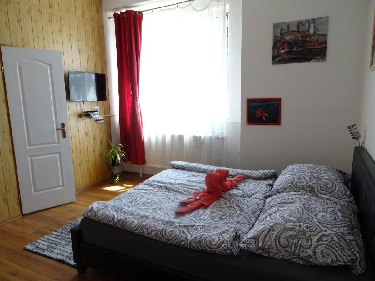 Guesthouse Ilona Velky Kamenec ภายนอก รูปภาพ