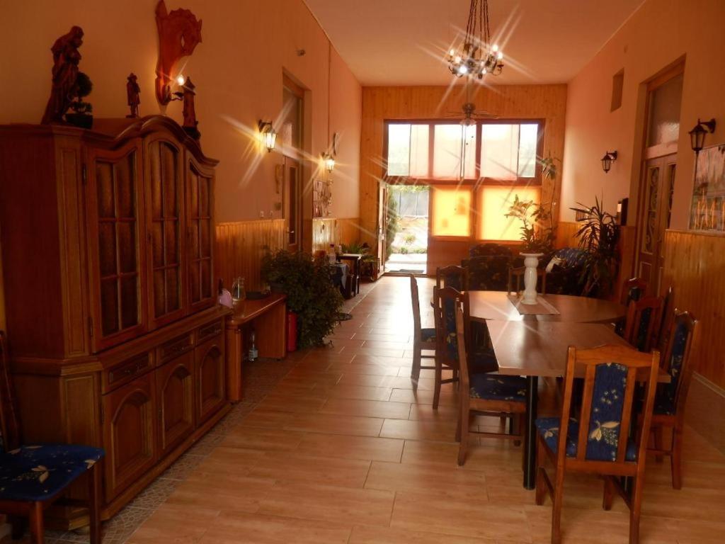 Guesthouse Ilona Velky Kamenec ภายนอก รูปภาพ