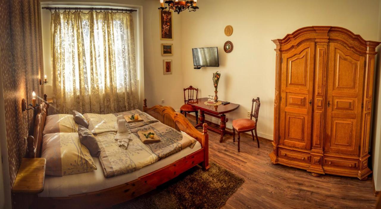 Guesthouse Ilona Velky Kamenec ภายนอก รูปภาพ